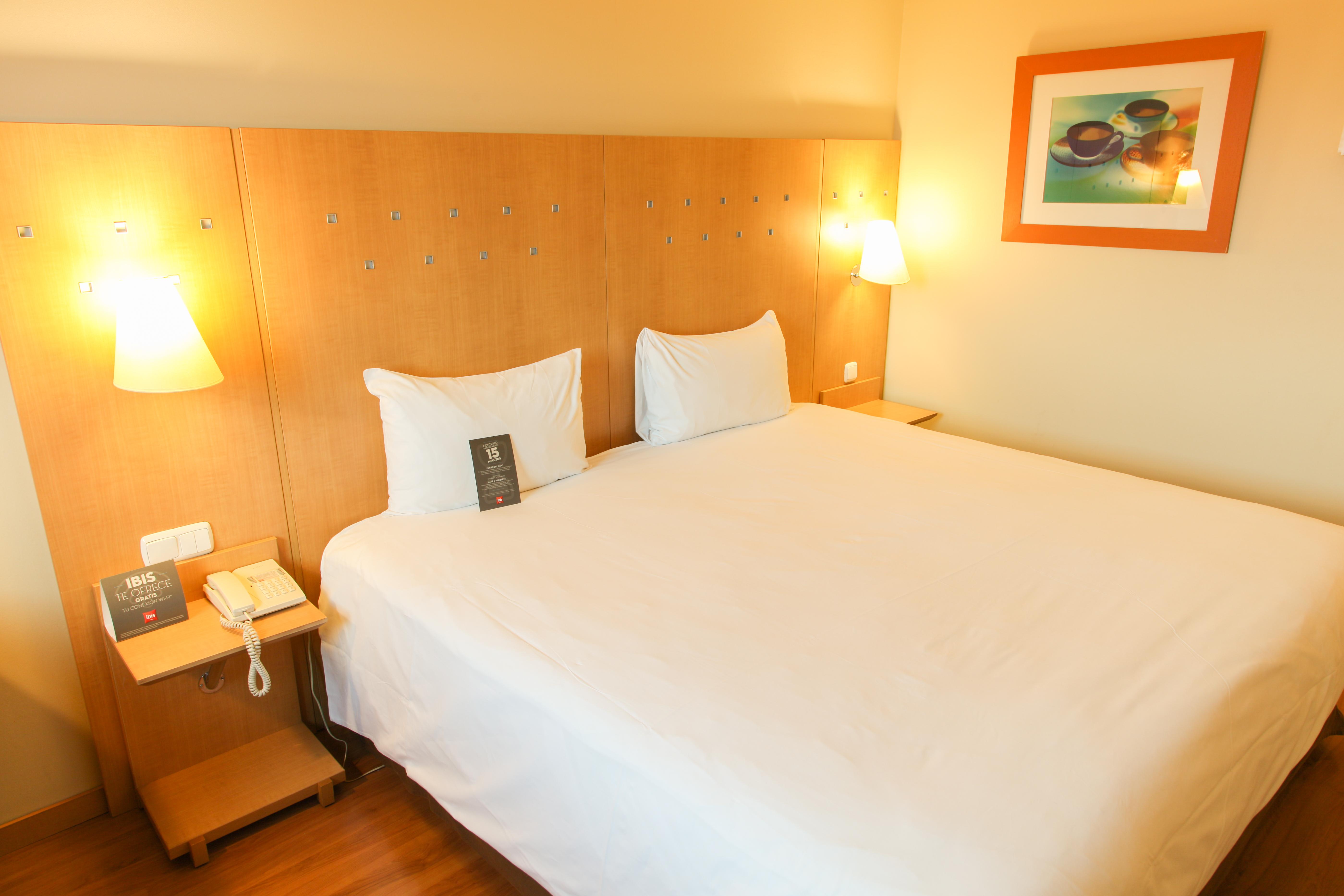 Ibis Alcala De Henares La Garena Hotell Exteriör bild
