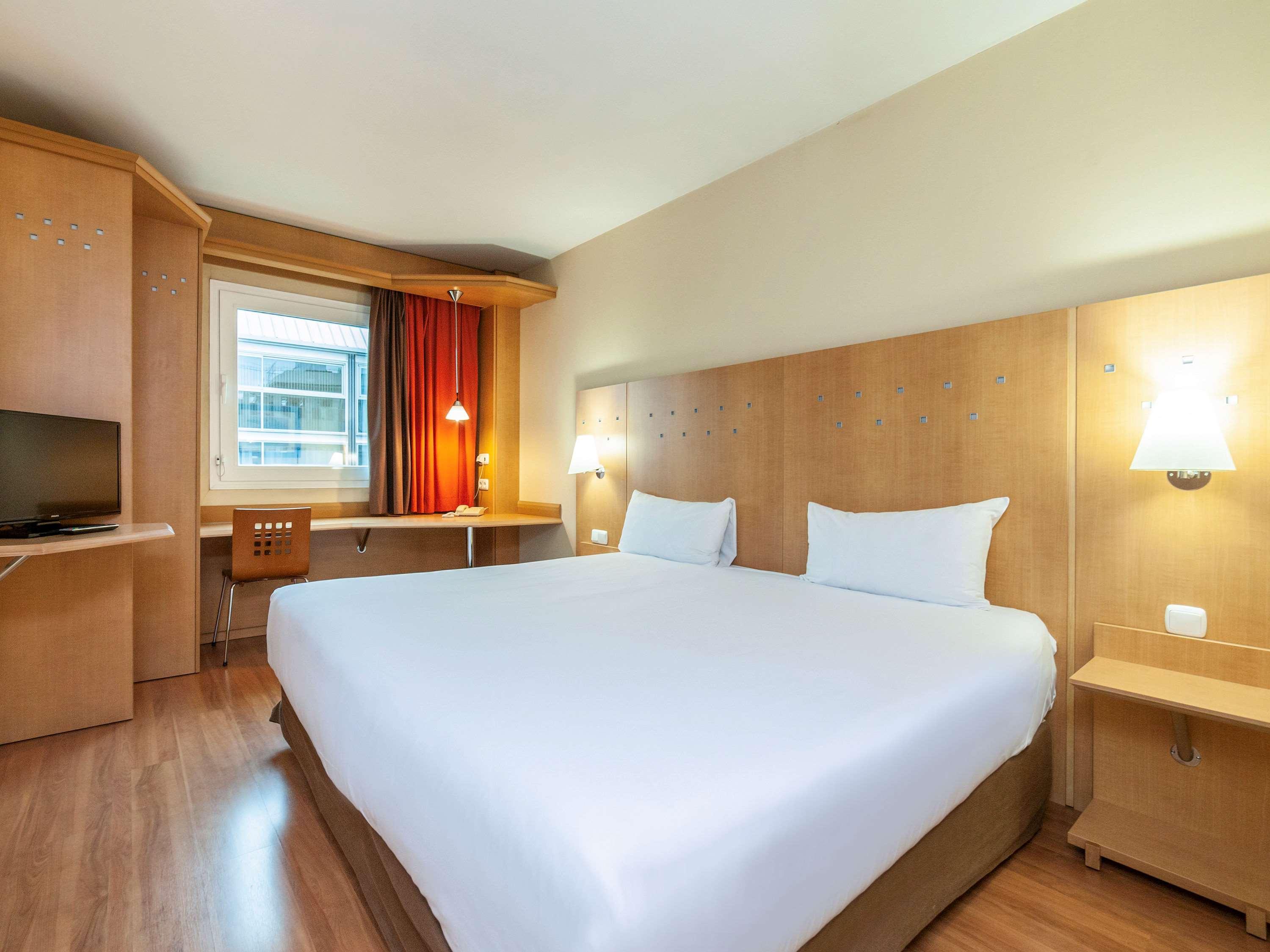 Ibis Alcala De Henares La Garena Hotell Exteriör bild